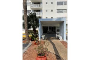 13155 Ixora Ct 603, North Miami 13155 Ixora Ct 603, North Miami