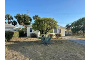 221 W 27th St, Riviera Beach