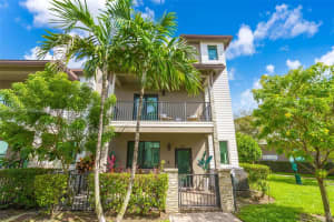 4963 Nw 83rd Path 4963, Doral