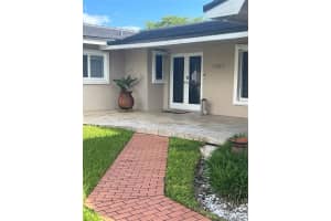 10820 Sw 125th St, Miami