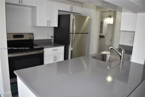 5760 Rock Island Rd 320, Tamarac