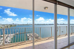 7601 E Treasure Dr 1219, North Bay Village