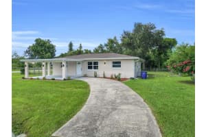462 Muskegon Ave N, Fort Myers