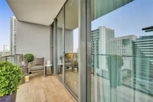 88 Sw 7th St 1408, Miami