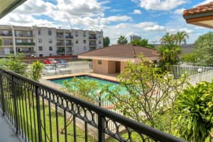 5851 W 20th Ave 412, Hialeah