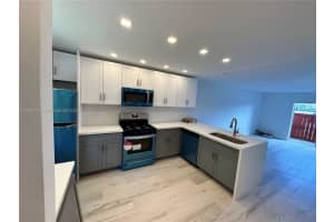 8600 Sw 67th Ave 906, Pinecrest