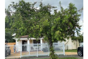 6261 Sw 6th St, Miami