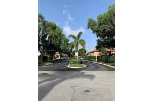 10337 Nw 8th St 202, Pembroke Pines