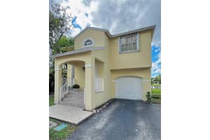 11976 Nw 12th St, Pembroke Pines