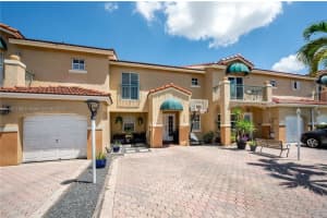 15863 Sw 71st St, Miami