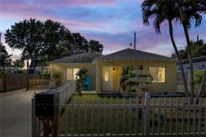213 E 25th St, Riviera Beach