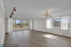 7051 Environ Blvd 337, Lauderhill