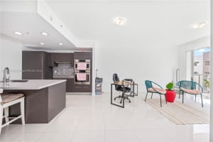 7751 Nw 107th Ave 422, Doral
