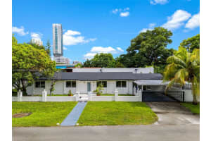 50 Sw 26th Rd, Miami