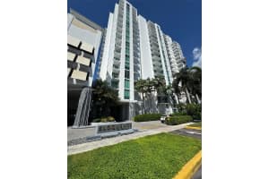 7928 East Dr 1202, North Bay Village