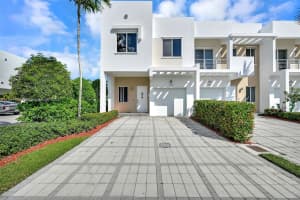 7179 Nw 102nd Pl, Doral