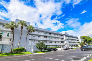 110 Royal Park Dr 2h, Oakland Park