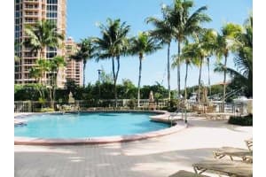 90 Edgewater Dr 505, Coral Gables