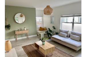 653 Michigan Ave 1, Miami Beach