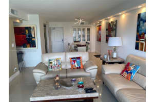 100 Bayview Dr 807, Sunny Isles Beach 100 Bayview Dr 807, Sunny Isles Beach