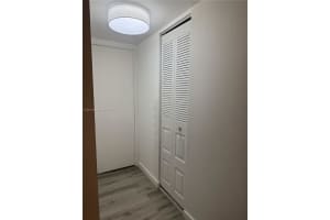 20301 W Country Club Dr 821, Aventura