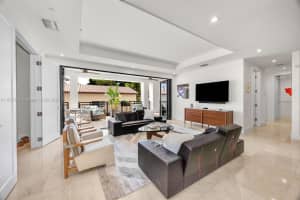 718 Valencia Ave 207, Coral Gables