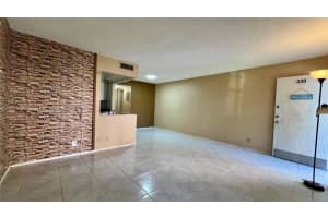 2901 Nw 47th Ter 239b, Lauderdale Lakes
