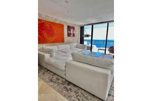 1581 Brickell Ave 2005, Miami