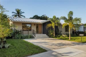 2434 Sw 19th St, Miami