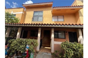 2745 W 60th Pl 203, Hialeah