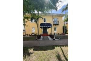 124 Mendoza Ave 8, Coral Gables