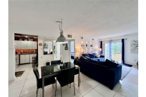 17530 Nw 68th Ave C4008, Hialeah