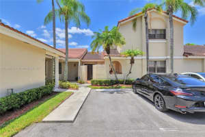 6326 Nw 170th Ter, Hialeah