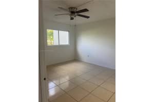 1601 Sw 128th Ter 111a, Pembroke Pines