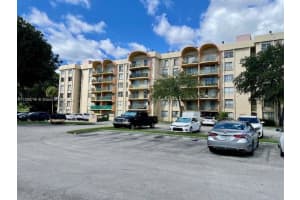 9350 Fontainebleau Blvd 408, Miami