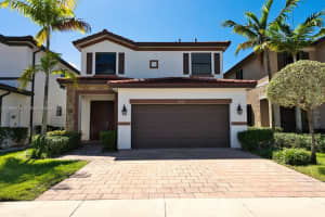 3412 W 103rd Ter, Hialeah