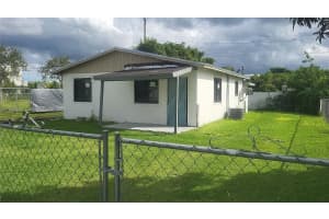 521 Nw 10th St 521, Florida City