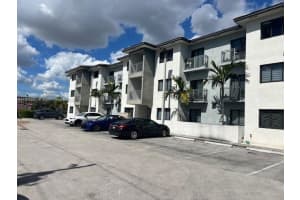 885 E 1st Ave 308, Hialeah