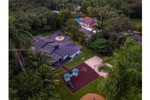 2100 Sw 28th Way, Fort Lauderdale