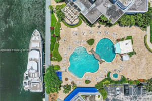 19707 Turnberry Way 5d, Aventura