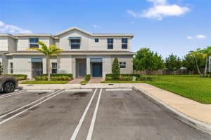 377 Ne 1st Dr, Florida City