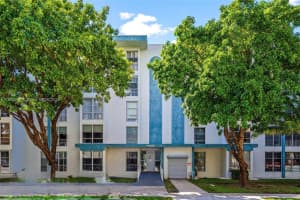 17620 Atlantic Blvd 316, Sunny Isles Beach