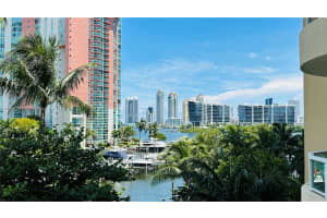 3340 Ne 190th St 403, Aventura