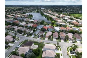 2271 Nw 159th Ave, Pembroke Pines