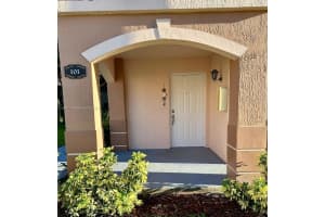 1270 Se 28th Ct 101, Homestead