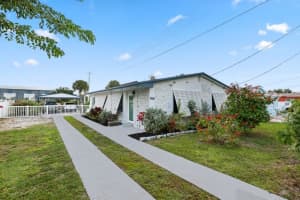 709 Nw 7th St, Dania Beach 709 Nw 7th St, Dania Beach