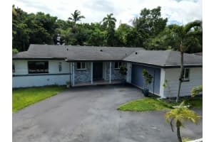 10220 Sw 160th St 10220, Miami