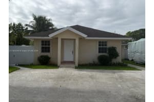 11252 Sw 2nd St 1, Sweetwater