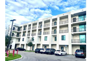 8001 Nw 41 St. F-311, Doral