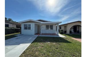 574 E 41st St, Hialeah